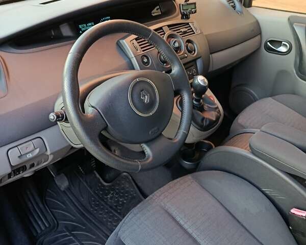 Серый Рено Сценик, объемом двигателя 1.6 л и пробегом 179 тыс. км за 5250 $, фото 9 на Automoto.ua