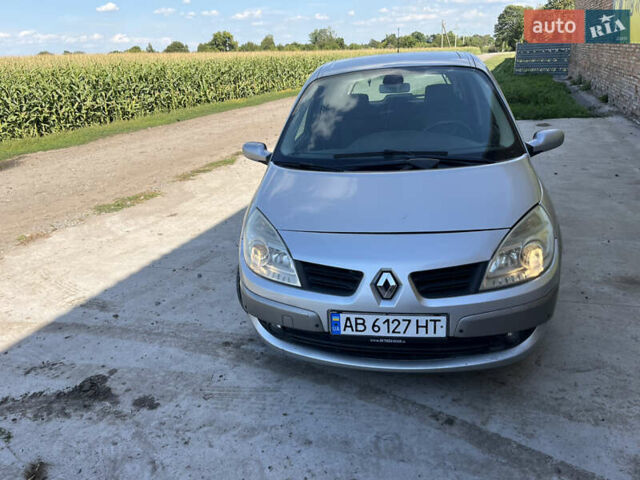 Серый Рено Сценик, объемом двигателя 1.6 л и пробегом 300 тыс. км за 5100 $, фото 1 на Automoto.ua