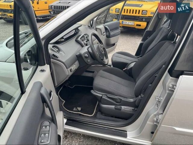 Серый Рено Сценик, объемом двигателя 2 л и пробегом 85 тыс. км за 7700 $, фото 17 на Automoto.ua