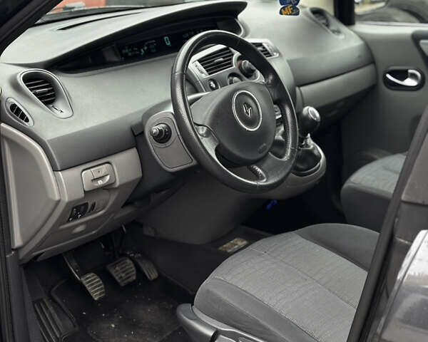 Серый Рено Сценик, объемом двигателя 1.6 л и пробегом 203 тыс. км за 5300 $, фото 14 на Automoto.ua