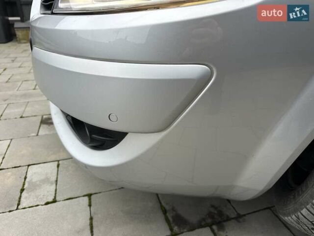 Серый Рено Сценик, объемом двигателя 2 л и пробегом 85 тыс. км за 7700 $, фото 22 на Automoto.ua
