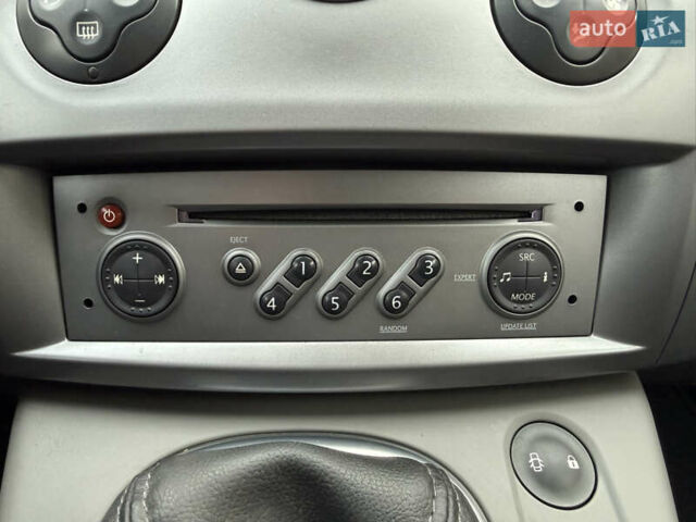 Серый Рено Сценик, объемом двигателя 1.6 л и пробегом 230 тыс. км за 5699 $, фото 98 на Automoto.ua