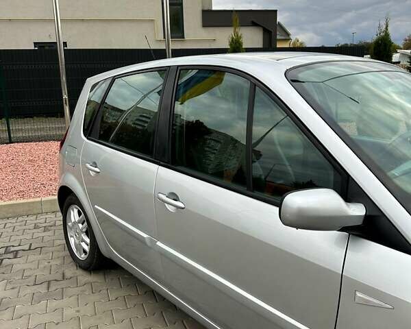 Серый Рено Сценик, объемом двигателя 1.6 л и пробегом 172 тыс. км за 5400 $, фото 1 на Automoto.ua