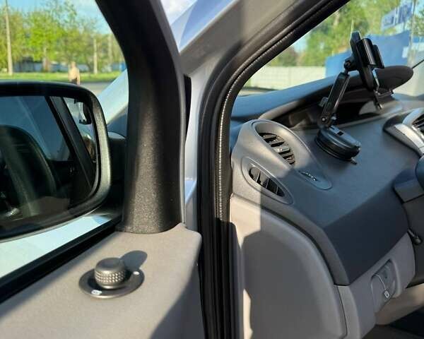 Серый Рено Сценик, объемом двигателя 1.87 л и пробегом 262 тыс. км за 5300 $, фото 1 на Automoto.ua