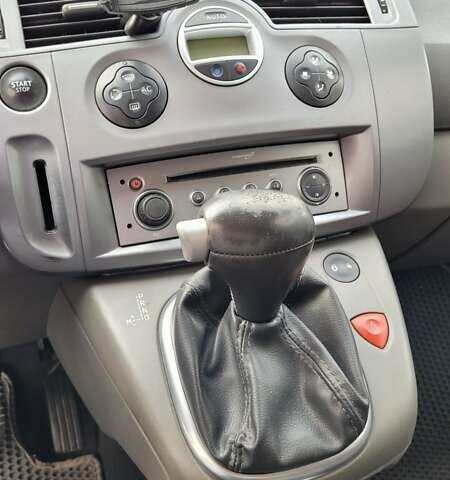 Серый Рено Сценик, объемом двигателя 1.6 л и пробегом 143 тыс. км за 5500 $, фото 5 на Automoto.ua