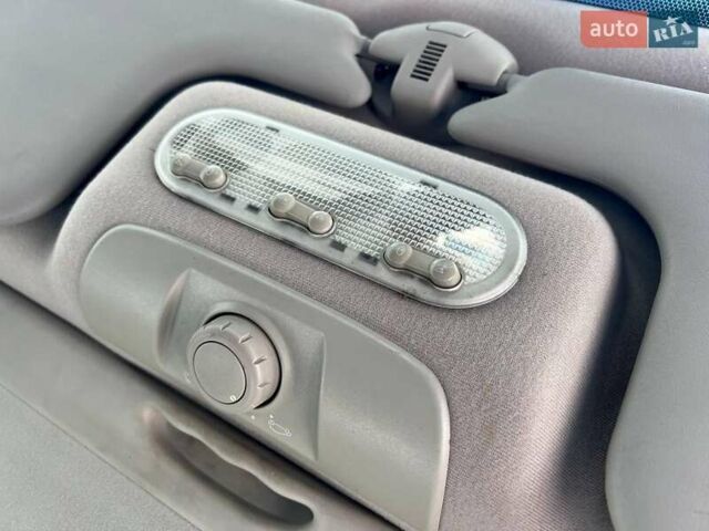 Серый Рено Сценик, объемом двигателя 2 л и пробегом 286 тыс. км за 5790 $, фото 30 на Automoto.ua