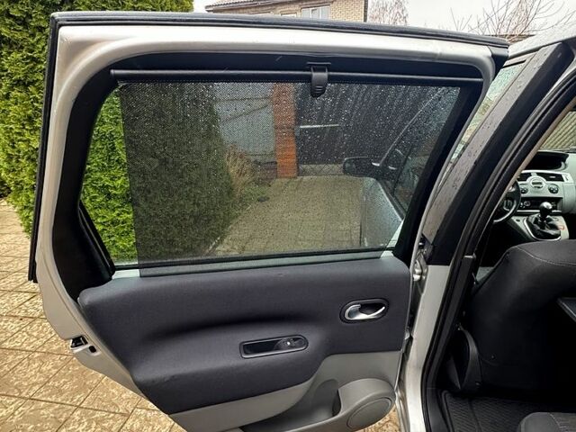 Серый Рено Сценик, объемом двигателя 1.6 л и пробегом 187 тыс. км за 5500 $, фото 6 на Automoto.ua