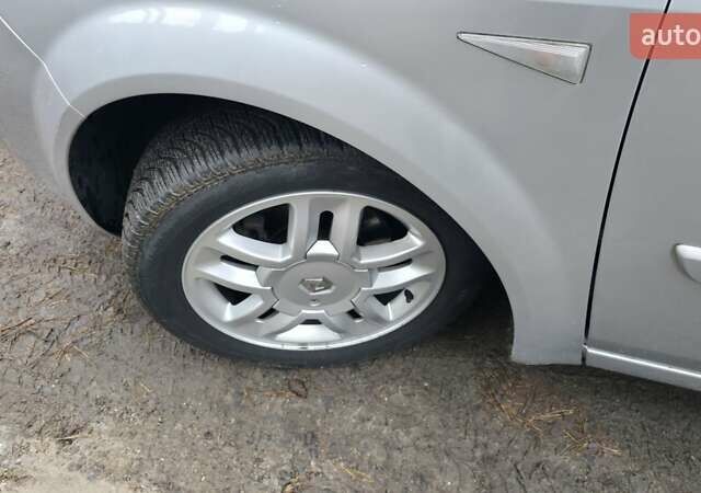 Серый Рено Сценик, объемом двигателя 1.6 л и пробегом 212 тыс. км за 6300 $, фото 7 на Automoto.ua