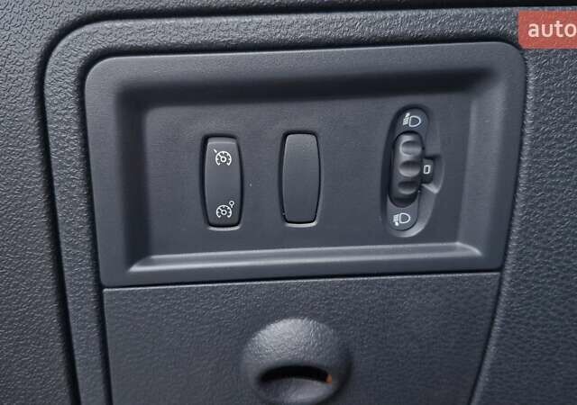 Серый Рено Сценик, объемом двигателя 1.6 л и пробегом 130 тыс. км за 6799 $, фото 27 на Automoto.ua