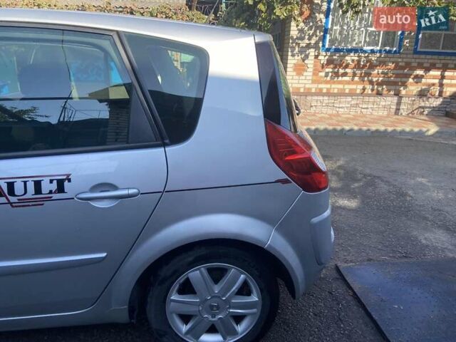 Рено Сценик 2007 в Гайсине на Automoto.ua Серый Рено Сценик, объемом двигателя 2 л и пробегом 190 тыс. км за 5500 $, фото 1 на Automoto.ua