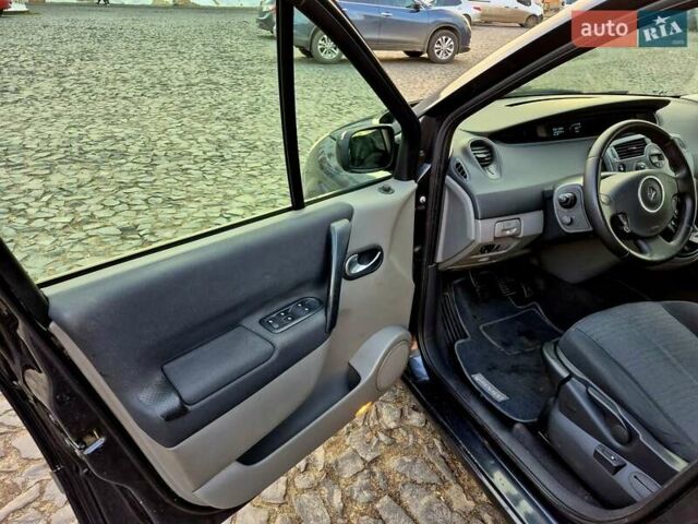 Серый Рено Сценик, объемом двигателя 1.6 л и пробегом 200 тыс. км за 4650 $, фото 12 на Automoto.ua