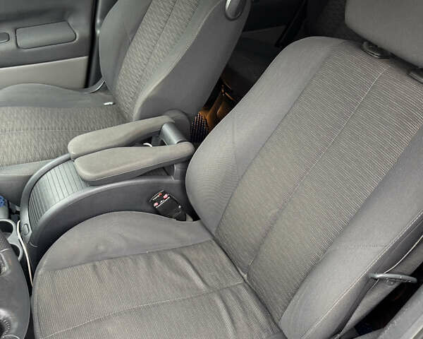 Серый Рено Сценик, объемом двигателя 1.98 л и пробегом 250 тыс. км за 5500 $, фото 10 на Automoto.ua