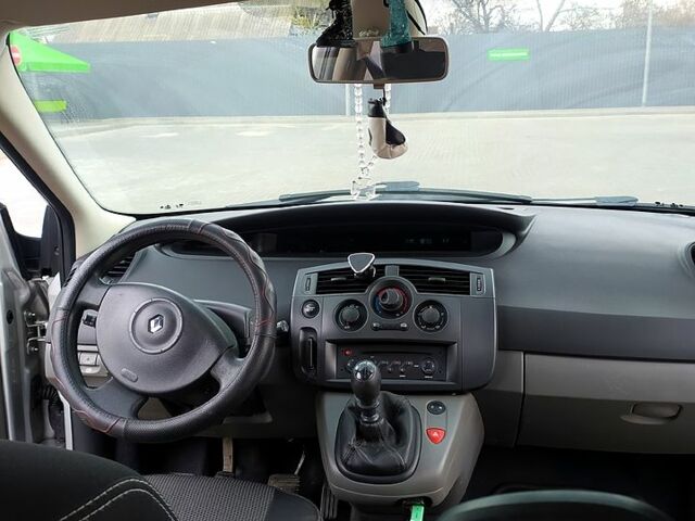 Рено Сценик 2007 в Черкассах на Automoto.ua Серый Рено Сценик, объемом двигателя 16 л и пробегом 175 тыс. км за 5400 $, фото 1 на Automoto.ua