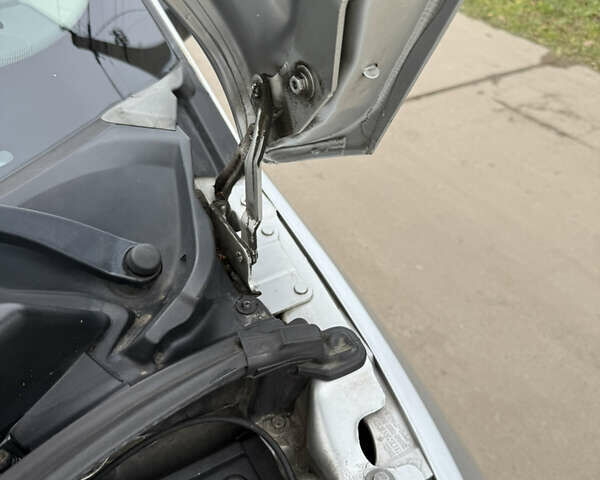 Серый Рено Сценик, объемом двигателя 1.6 л и пробегом 230 тыс. км за 5699 $, фото 92 на Automoto.ua