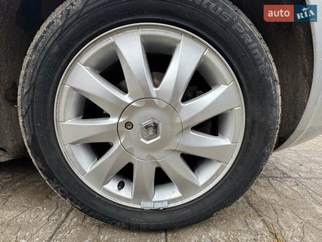 Серый Рено Сценик, объемом двигателя 1.6 л и пробегом 187 тыс. км за 5499 $, фото 13 на Automoto.ua