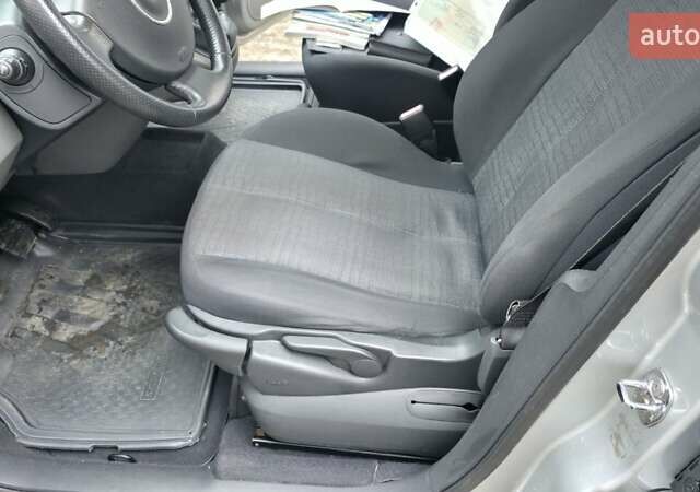 Серый Рено Сценик, объемом двигателя 1.6 л и пробегом 212 тыс. км за 6300 $, фото 20 на Automoto.ua