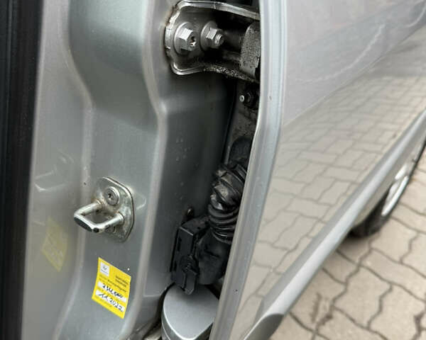 Серый Рено Сценик, объемом двигателя 1.6 л и пробегом 230 тыс. км за 5699 $, фото 120 на Automoto.ua