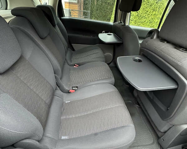 Серый Рено Сценик, объемом двигателя 1.6 л и пробегом 187 тыс. км за 5499 $, фото 8 на Automoto.ua