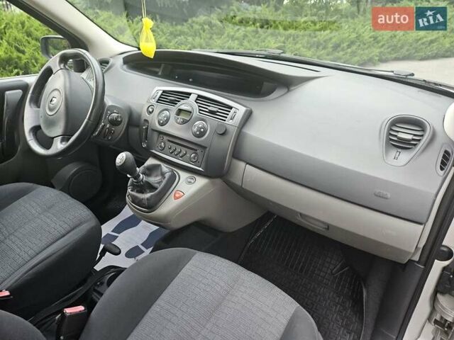 Сірий Рено Сценік, об'ємом двигуна 1.6 л та пробігом 203 тис. км за 5300 $, фото 86 на Automoto.ua