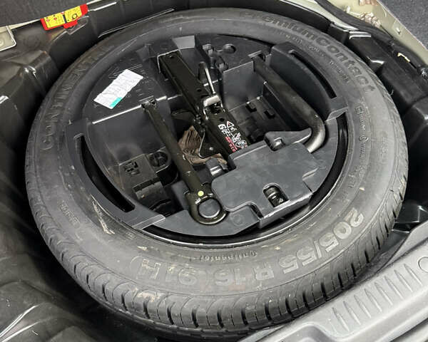 Серый Рено Сценик, объемом двигателя 1.6 л и пробегом 230 тыс. км за 5699 $, фото 88 на Automoto.ua