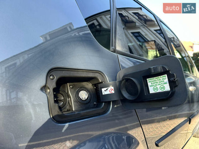 Рено Сценик 2007 в Виннице на Automoto.ua Серый Рено Сценик, объемом двигателя 2 л и пробегом 176 тыс. км за 6399 $, фото 50 на Automoto.ua