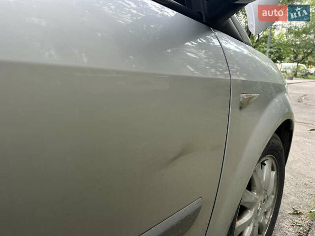 Сірий Рено Сценік, об'ємом двигуна 2 л та пробігом 219 тис. км за 4700 $, фото 4 на Automoto.ua