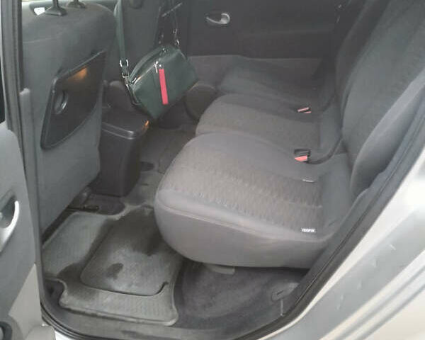 Серый Рено Сценик, объемом двигателя 1.6 л и пробегом 211 тыс. км за 6600 $, фото 9 на Automoto.ua