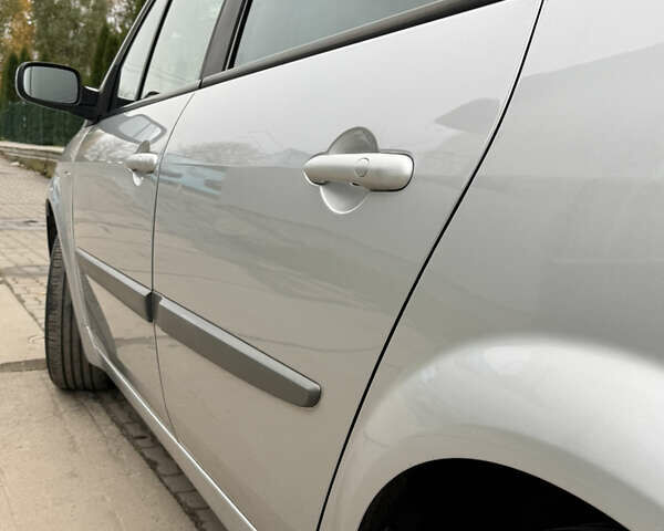 Серый Рено Сценик, объемом двигателя 1.6 л и пробегом 230 тыс. км за 5699 $, фото 77 на Automoto.ua