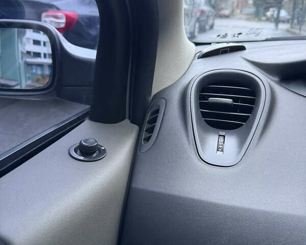 Сірий Рено Сценік, об'ємом двигуна 1.5 л та пробігом 330 тис. км за 4800 $, фото 15 на Automoto.ua