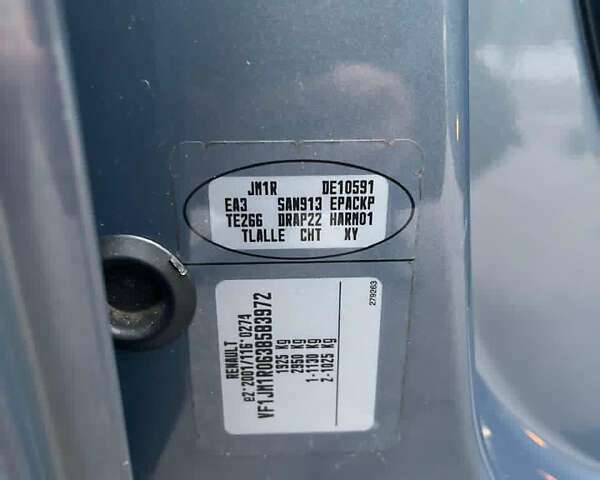 Серый Рено Сценик, объемом двигателя 1.6 л и пробегом 181 тыс. км за 5600 $, фото 31 на Automoto.ua