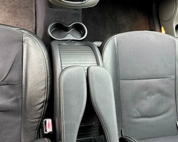 Серый Рено Сценик, объемом двигателя 1.6 л и пробегом 172 тыс. км за 5400 $, фото 16 на Automoto.ua