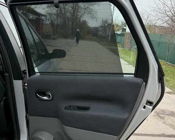 Серый Рено Сценик, объемом двигателя 1.6 л и пробегом 230 тыс. км за 5699 $, фото 64 на Automoto.ua