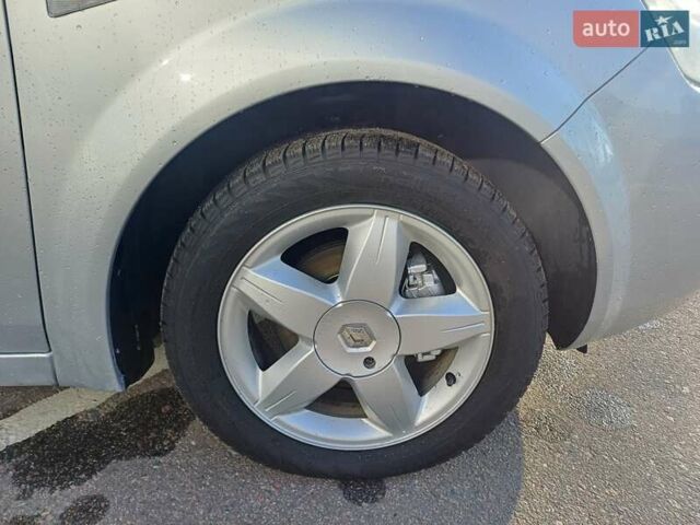 Сірий Рено Сценік, об'ємом двигуна 1.6 л та пробігом 250 тис. км за 5800 $, фото 22 на Automoto.ua