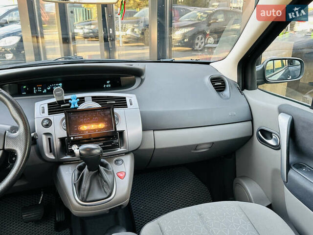 Сірий Рено Сценік, об'ємом двигуна 1.6 л та пробігом 155 тис. км за 6399 $, фото 20 на Automoto.ua