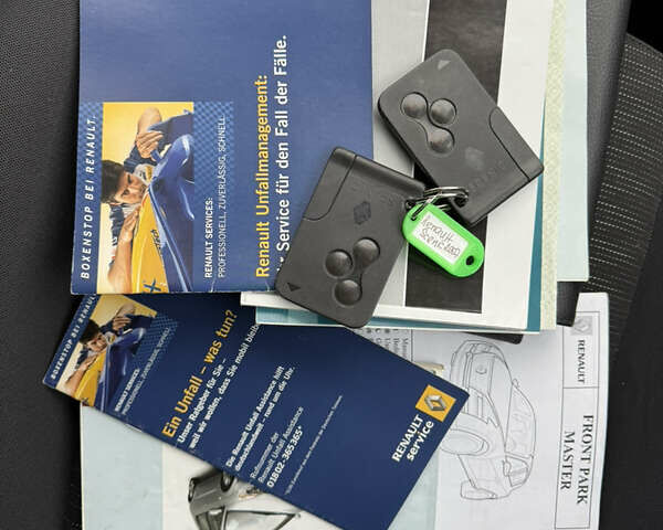 Серый Рено Сценик, объемом двигателя 1.6 л и пробегом 187 тыс. км за 5499 $, фото 20 на Automoto.ua