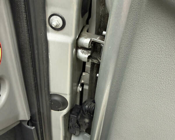 Серый Рено Сценик, объемом двигателя 1.6 л и пробегом 230 тыс. км за 5699 $, фото 112 на Automoto.ua