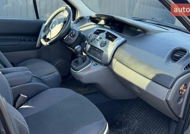 Сірий Рено Сценік, об'ємом двигуна 1.5 л та пробігом 192 тис. км за 5100 $, фото 3 на Automoto.ua