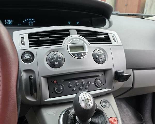 Серый Рено Сценик, объемом двигателя 1.5 л и пробегом 289 тыс. км за 4600 $, фото 13 на Automoto.ua