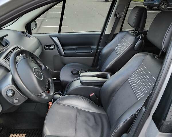 Сірий Рено Сценік, об'ємом двигуна 2 л та пробігом 210 тис. км за 6950 $, фото 9 на Automoto.ua