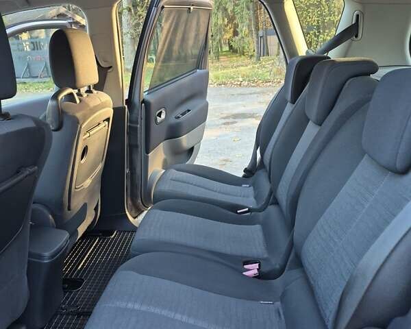 Серый Рено Сценик, объемом двигателя 1.6 л и пробегом 158 тыс. км за 5600 $, фото 32 на Automoto.ua