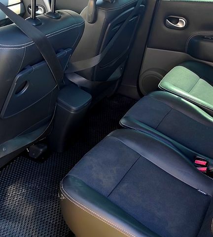 Серый Рено Сценик, объемом двигателя 1.6 л и пробегом 201 тыс. км за 5000 $, фото 4 на Automoto.ua