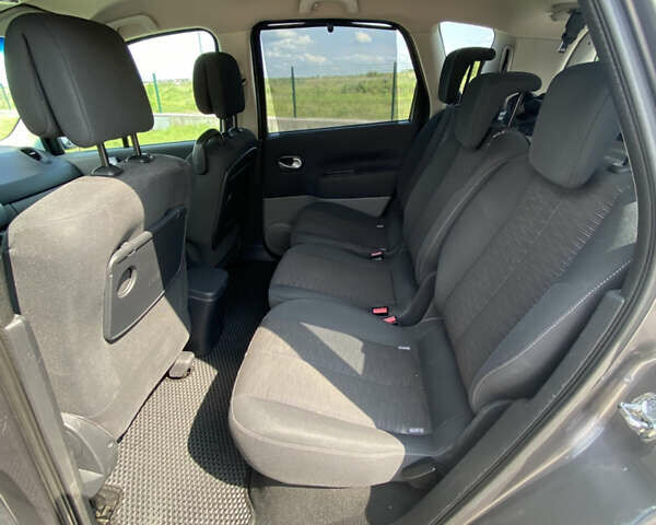 Сірий Рено Сценік, об'ємом двигуна 1.9 л та пробігом 300 тис. км за 5600 $, фото 16 на Automoto.ua