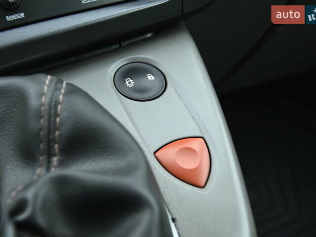 Серый Рено Сценик, объемом двигателя 1.9 л и пробегом 270 тыс. км за 5300 $, фото 31 на Automoto.ua