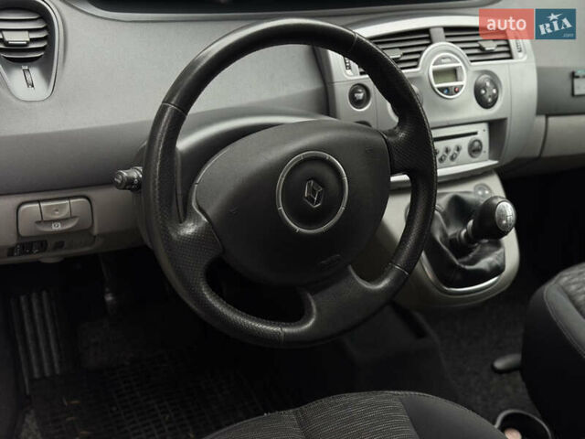 Серый Рено Сценик, объемом двигателя 1.6 л и пробегом 190 тыс. км за 5650 $, фото 15 на Automoto.ua
