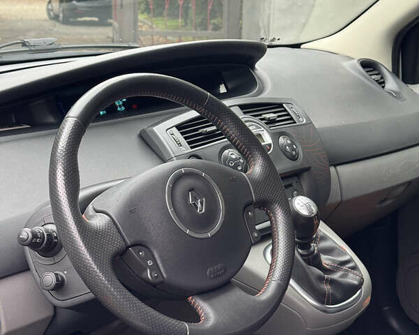 Сірий Рено Сценік, об'ємом двигуна 1.6 л та пробігом 211 тис. км за 6700 $, фото 21 на Automoto.ua