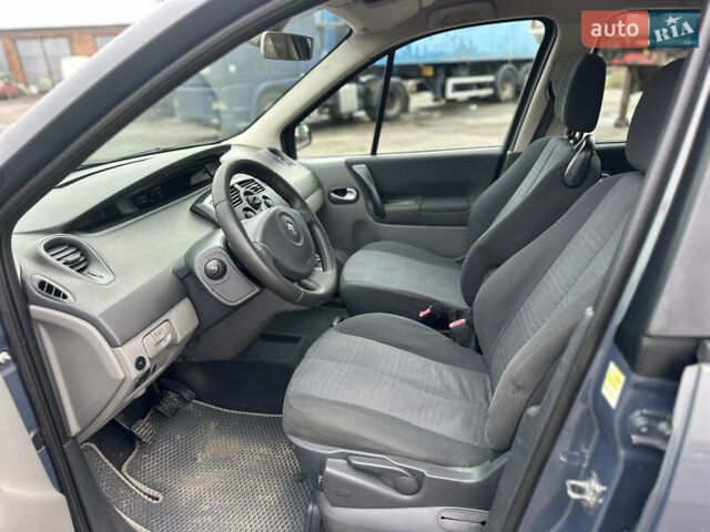 Серый Рено Сценик, объемом двигателя 1.6 л и пробегом 251 тыс. км за 5500 $, фото 7 на Automoto.ua