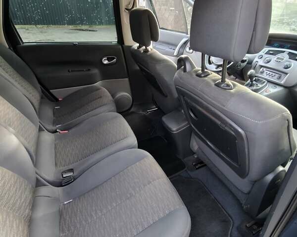 Рено Сценик 2008 в Львове на Automoto.ua Серый Рено Сценик, объемом двигателя 2 л и пробегом 300 тыс. км за 3800 $, фото 2 на Automoto.ua