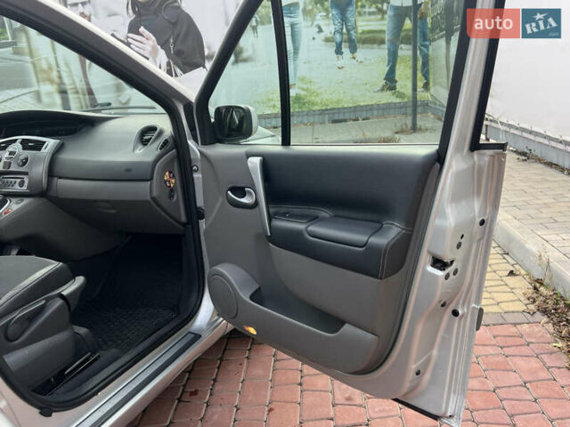 Серый Рено Сценик, объемом двигателя 1.46 л и пробегом 198 тыс. км за 4200 $, фото 19 на Automoto.ua