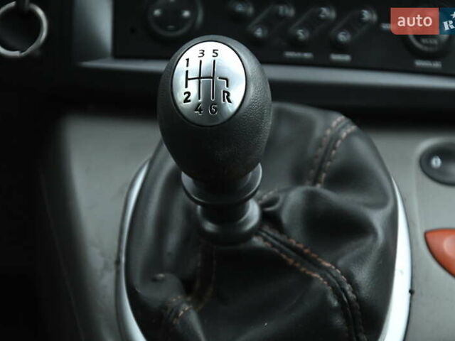 Серый Рено Сценик, объемом двигателя 1.9 л и пробегом 270 тыс. км за 5300 $, фото 43 на Automoto.ua