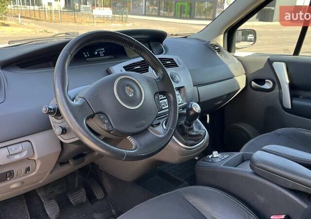 Серый Рено Сценик, объемом двигателя 2 л и пробегом 282 тыс. км за 6990 $, фото 8 на Automoto.ua